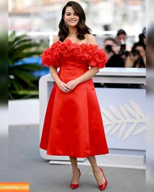 Selena Gomez photo #4149