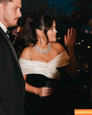 Selena Gomez photo #4150