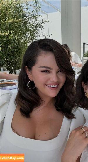 Selena Gomez photo #4159