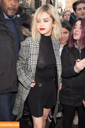 Selena Gomez photo #4165