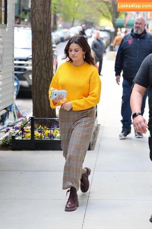 Selena Gomez photo #4226