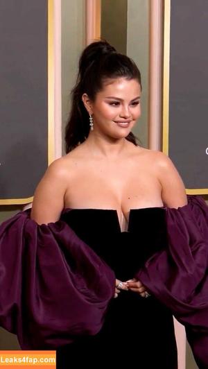 Selena Gomez photo #4242