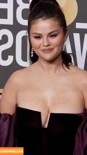 Selena Gomez photo #4245