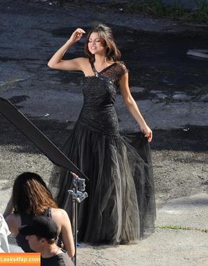 Selena Gomez photo #4380