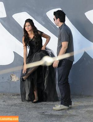 Selena Gomez photo #4383