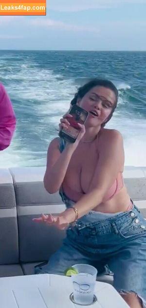 Selena Gomez photo #4418