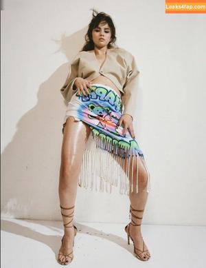Selena Gomez photo #4423