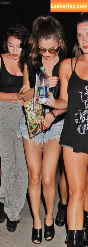Selena Gomez photo #4431