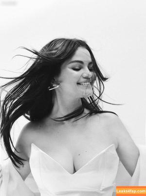 Selena Gomez photo #4486