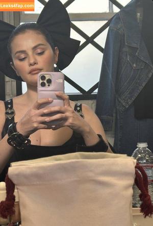 Selena Gomez photo #4488
