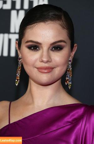 Selena Gomez photo #4543