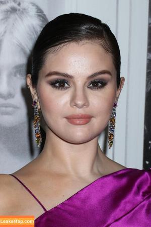 Selena Gomez photo #4544