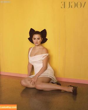 Selena Gomez photo #4550
