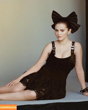 Selena Gomez photo #4557