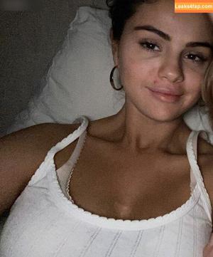 Selena Gomez photo #4559