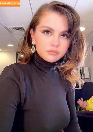 Selena Gomez photo #4579