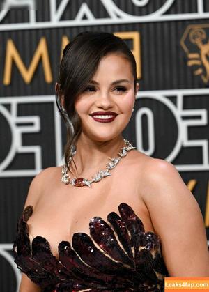 Selena Gomez photo #4634