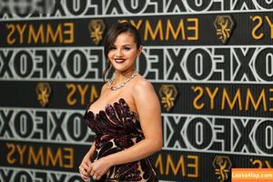 Selena Gomez photo #4644