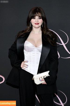 Selena Gomez photo #4679