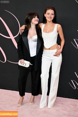 Selena Gomez photo #4680