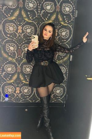Selena Gomez photo #4744