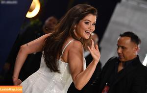 Selena Gomez photo #4754