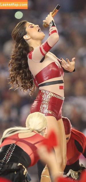 Selena Gomez photo #4772