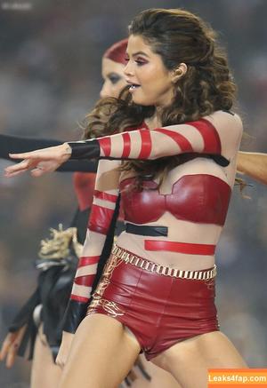 Selena Gomez photo #4775
