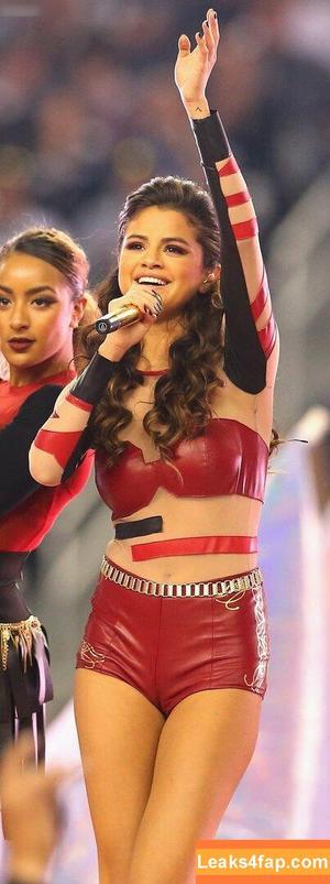 Selena Gomez photo #4780