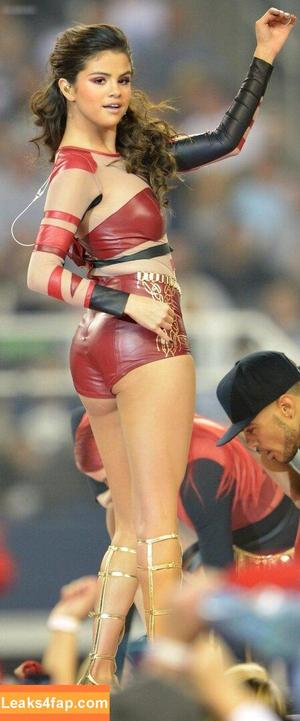 Selena Gomez photo #4781
