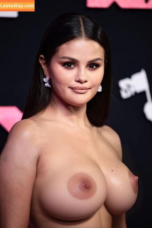 Selena Gomez photo #4792