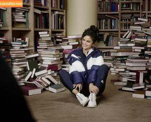 Selena Gomez photo #4850