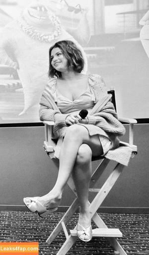 Selena Gomez photo #4986