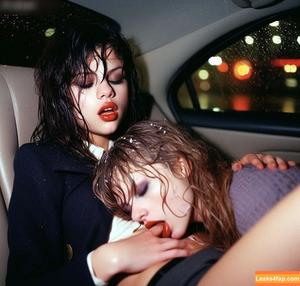 Selena Gomez photo #4995