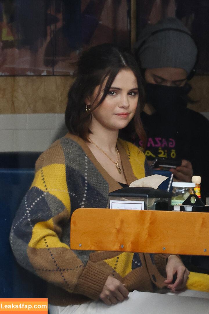 Selena Gomez / Selena / https: / selena.gomez / selenagomez leaked photo photo #5043