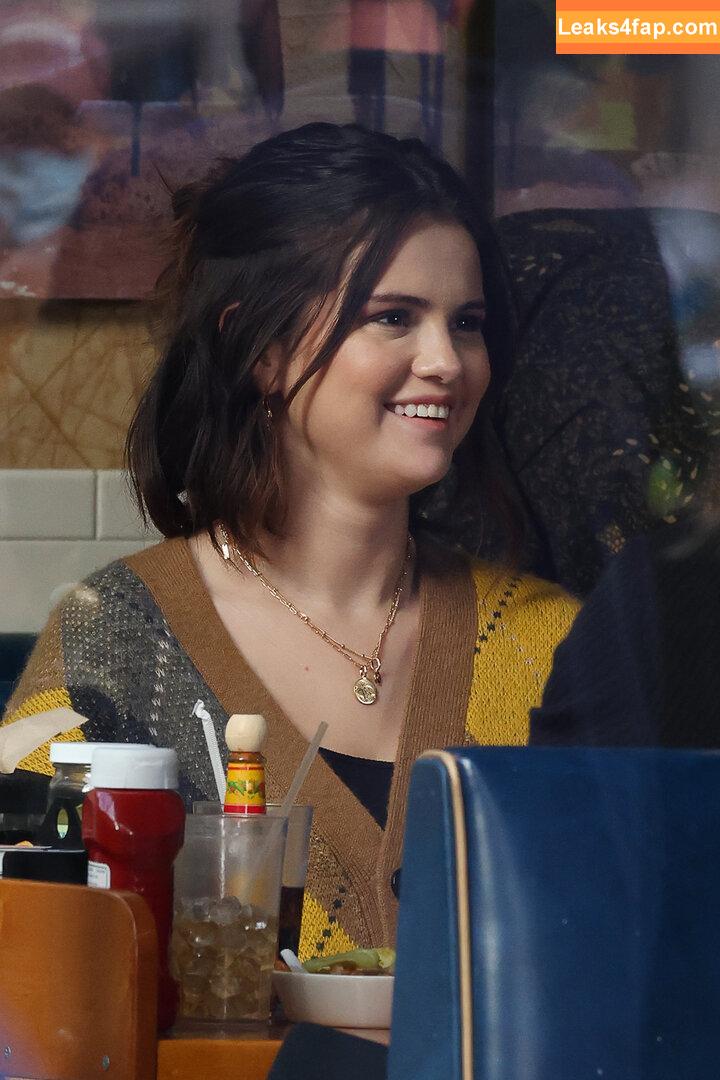 Selena Gomez / Selena / https: / selena.gomez / selenagomez leaked photo photo #5048