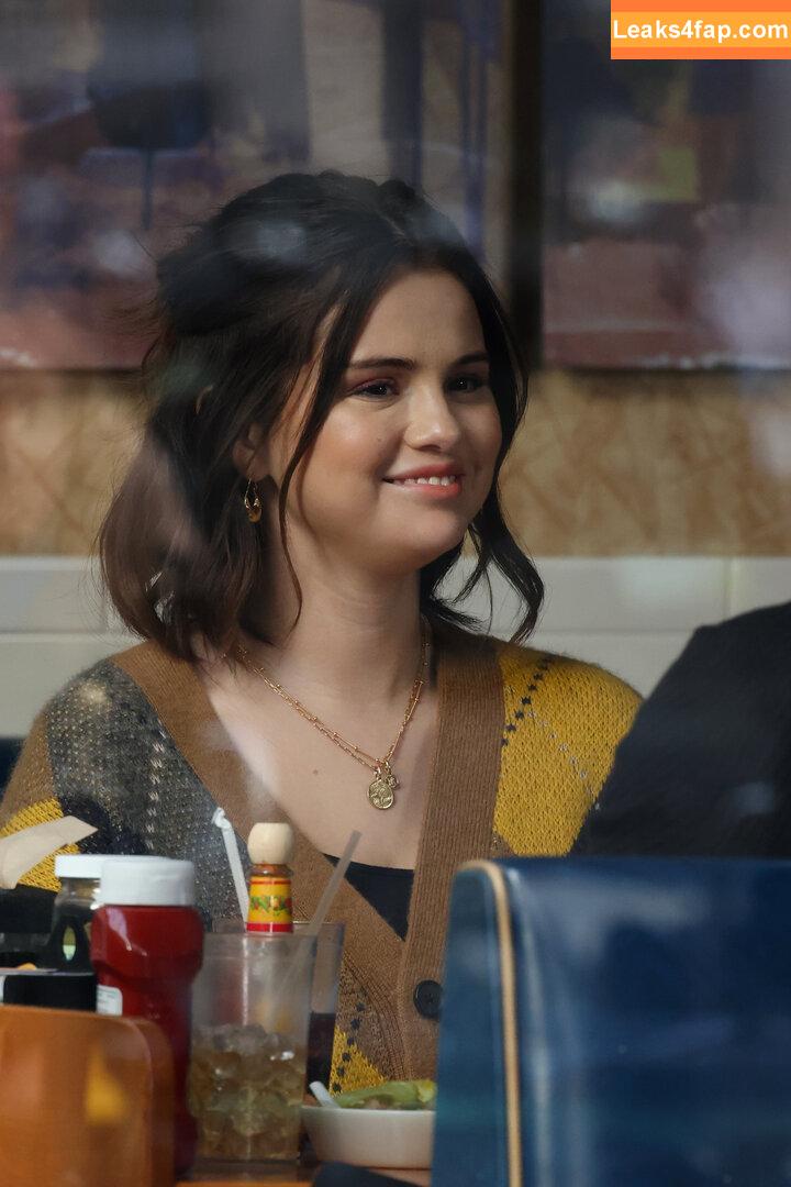 Selena Gomez / Selena / https: / selena.gomez / selenagomez leaked photo photo #5052