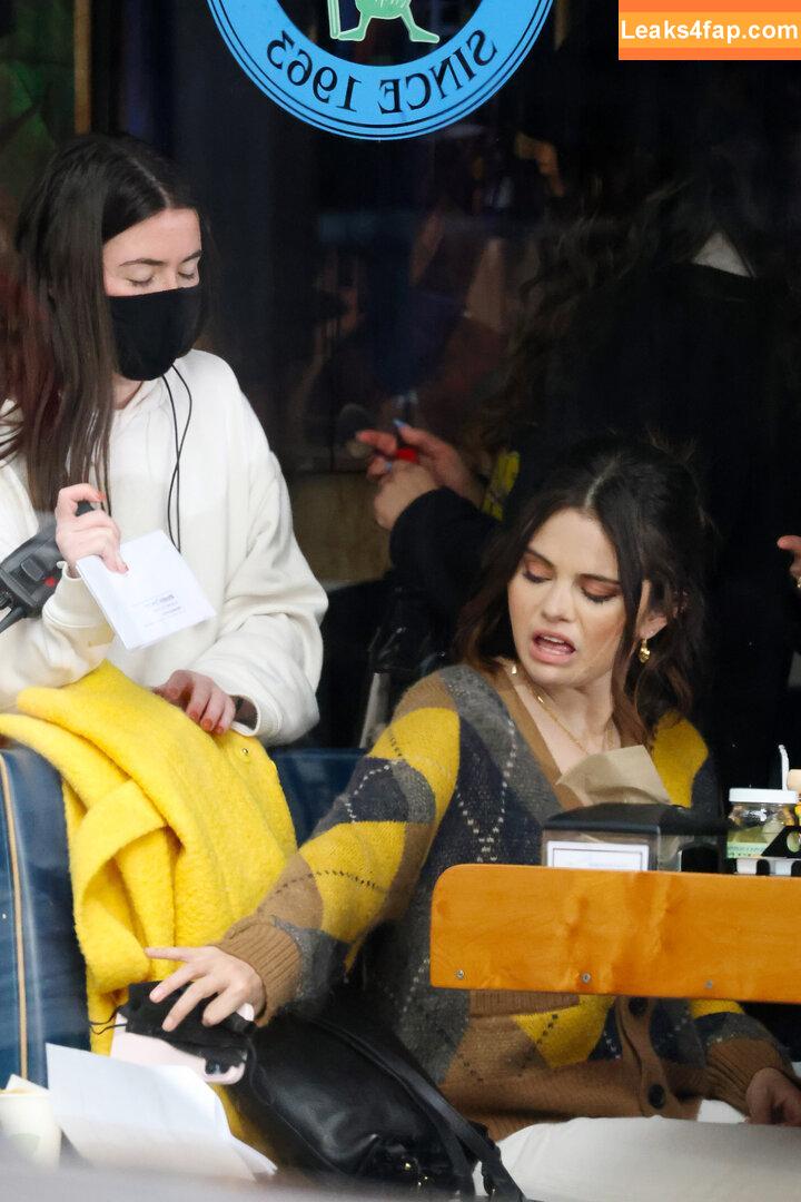Selena Gomez / Selena / https: / selena.gomez / selenagomez leaked photo photo #5058