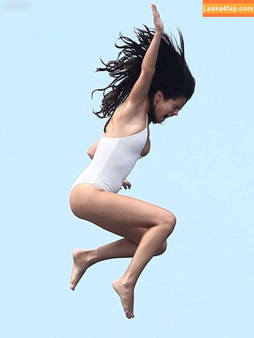 Selena Gomez / Selena / https: / selena.gomez / selenagomez leaked photo photo #5066
