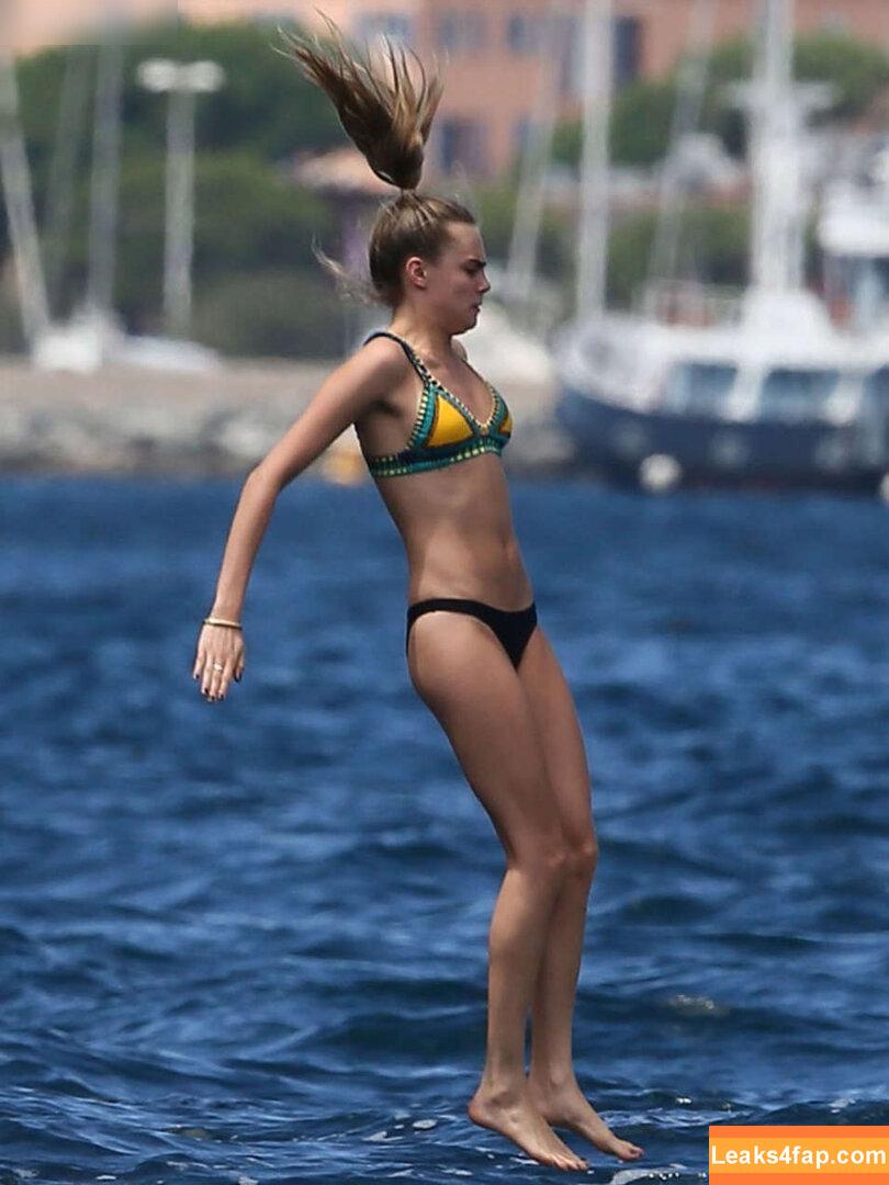 Selena Gomez / Selena / https: / selena.gomez / selenagomez leaked photo photo #5073