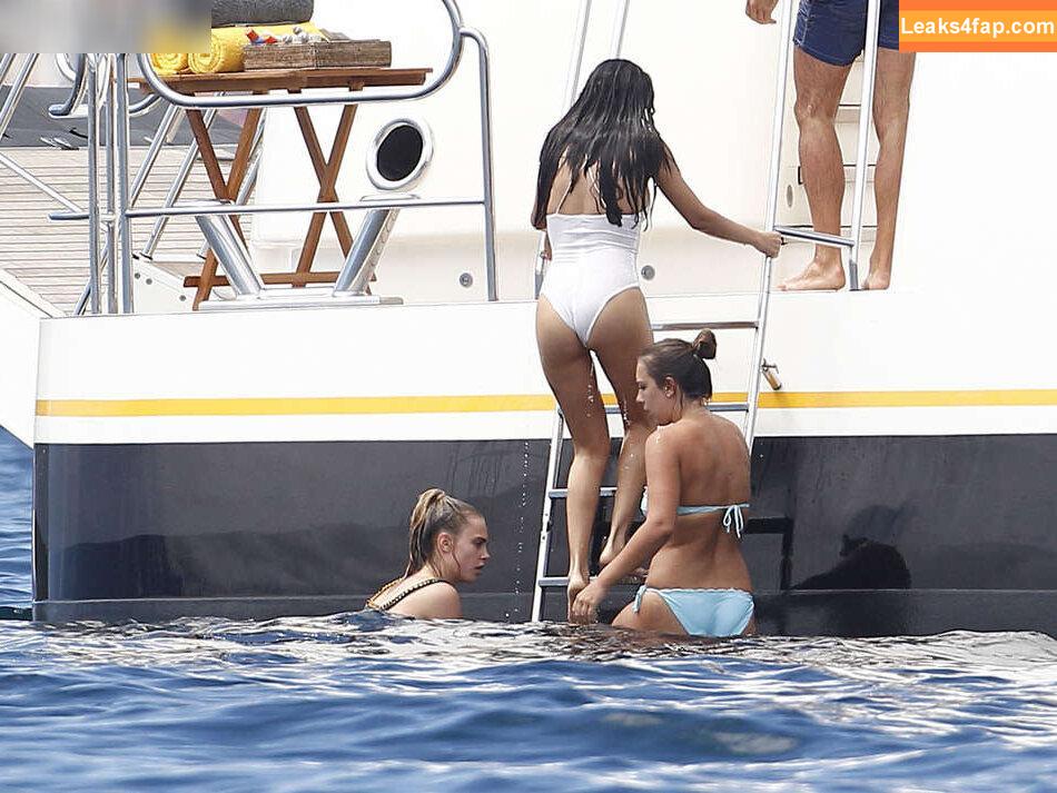 Selena Gomez / Selena / https: / selena.gomez / selenagomez leaked photo photo #5082