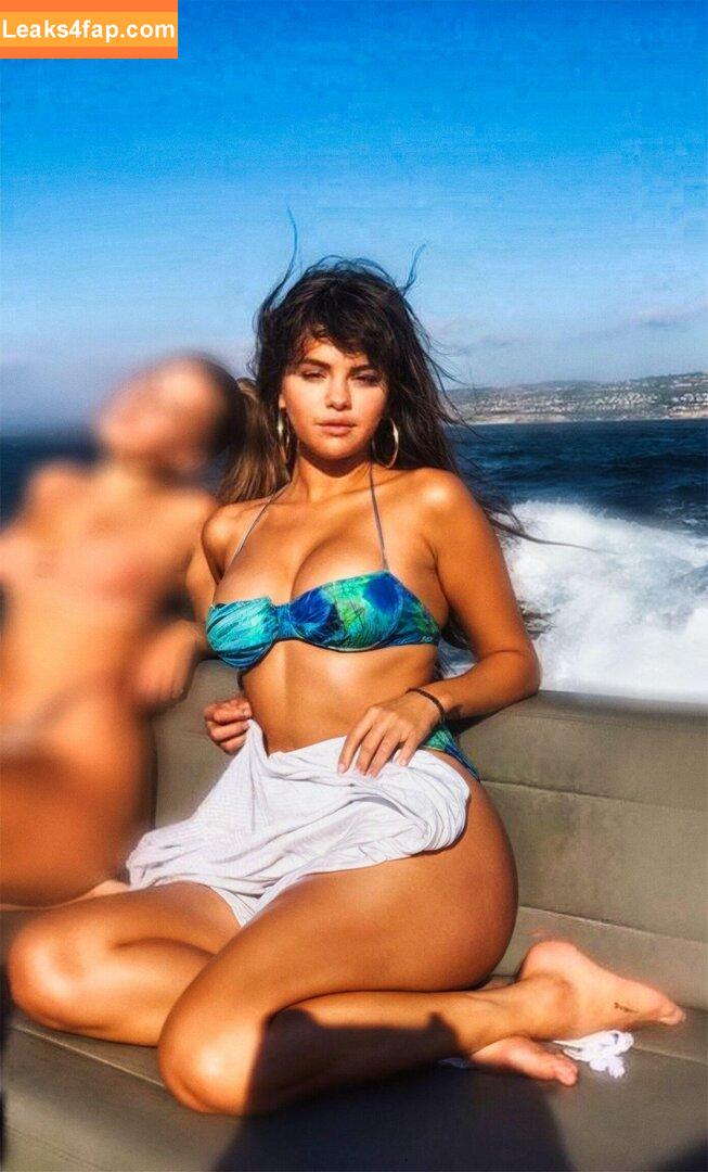 Selena Gomez / Selena / https: / selena.gomez / selenagomez leaked photo photo #5097
