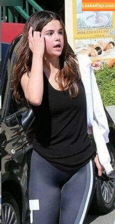 Selena Gomez / Selena / https: / selena.gomez / selenagomez leaked photo photo #5101