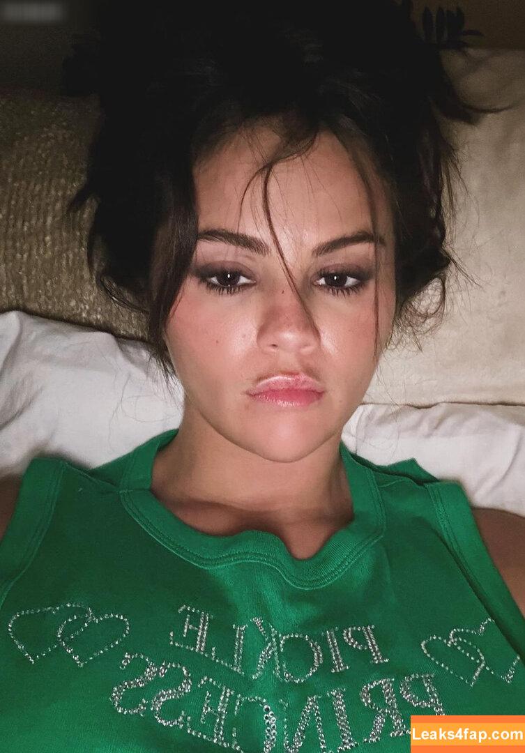 Selena Gomez / Selena / https: / selena.gomez / selenagomez leaked photo photo #5213