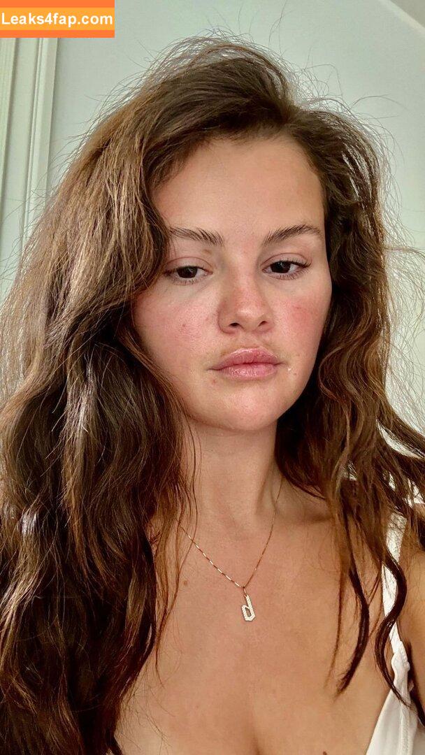 Selena Gomez / Selena / https: / selena.gomez / selenagomez leaked photo photo #5219