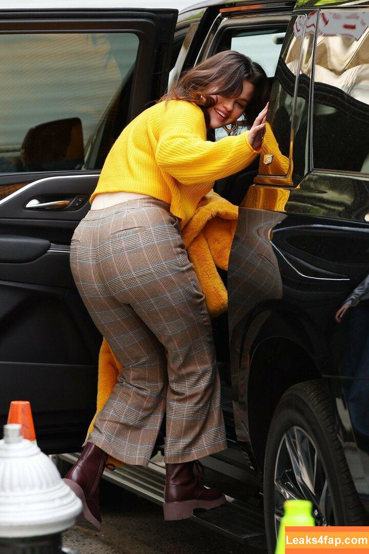 Selena Gomez / Selena / https: / selena.gomez / selenagomez leaked photo photo #5254