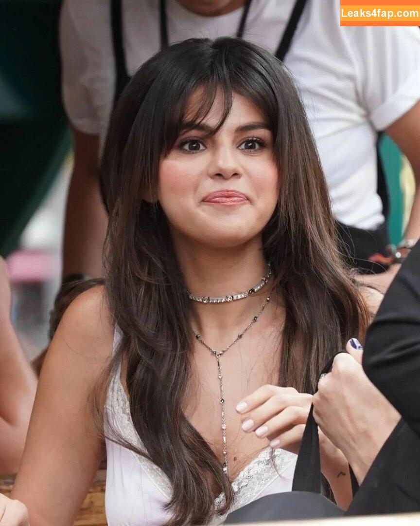 Selena Gomez / Selena / https: / selena.gomez / selenagomez leaked photo photo #5425