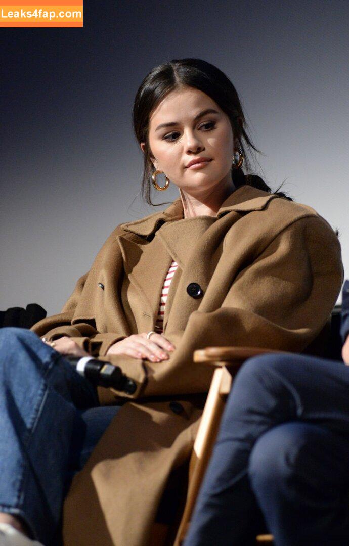 Selena Gomez / Selena / https: / selena.gomez / selenagomez leaked photo photo #5448