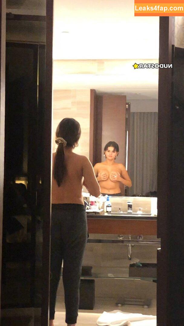 Selena Gomez / Selena / https: / selena.gomez / selenagomez leaked photo photo #5469
