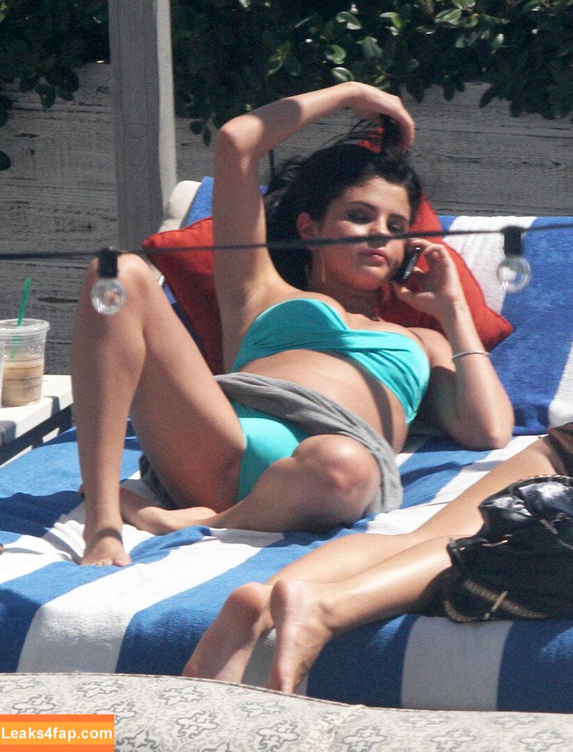 Selena Gomez / Selena / https: / selena.gomez / selenagomez leaked photo photo #5481